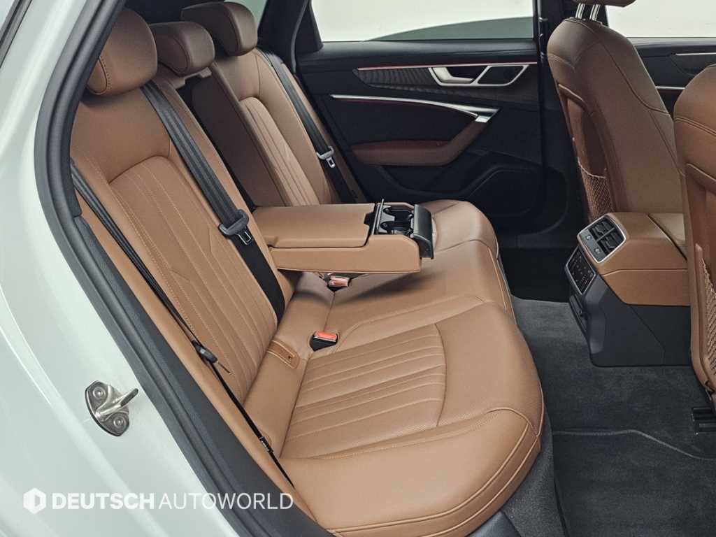 Audi A6 — photo 12