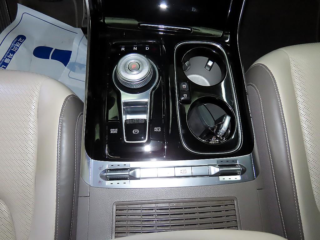 Kia Carnival — photo 12