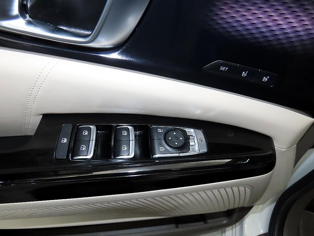 Kia Carnival — photo 13