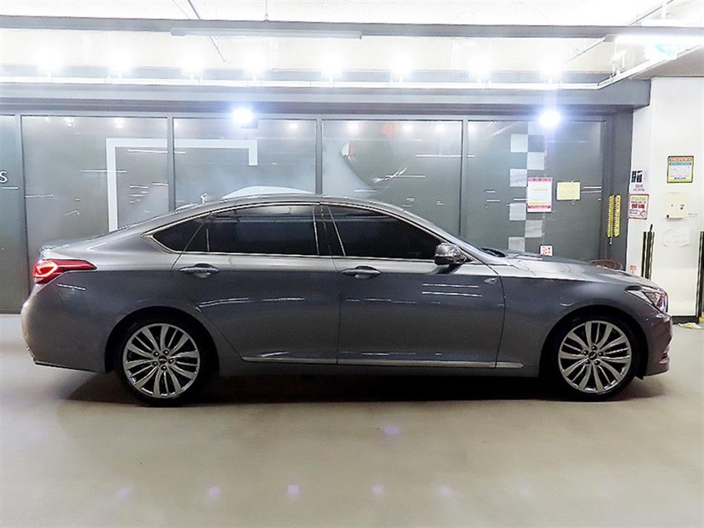 Hyundai Genesis — photo 03