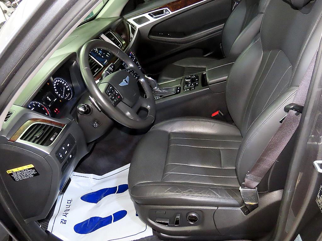 Hyundai Genesis — photo 06