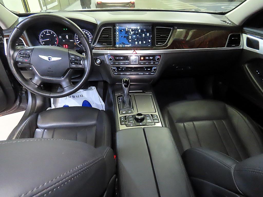 Hyundai Genesis — photo 10