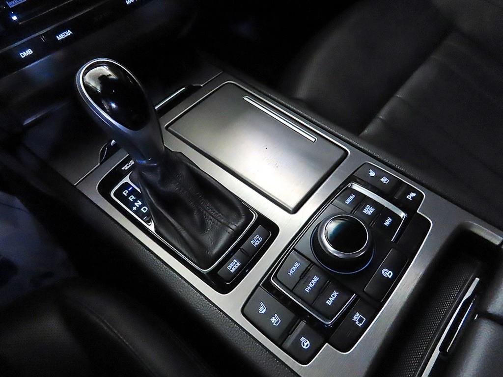 Hyundai Genesis — photo 12