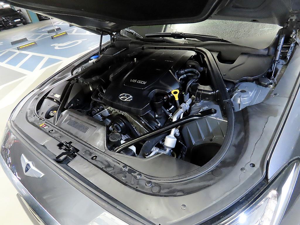 Hyundai Genesis — photo 19
