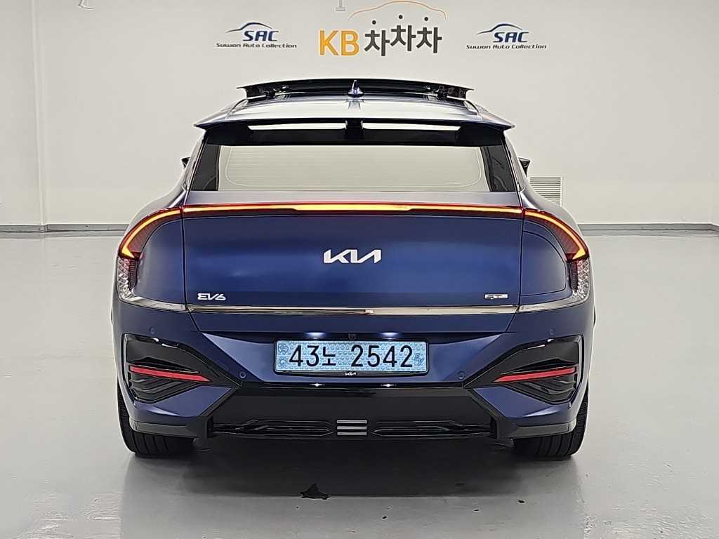Kia EV6 — photo 03