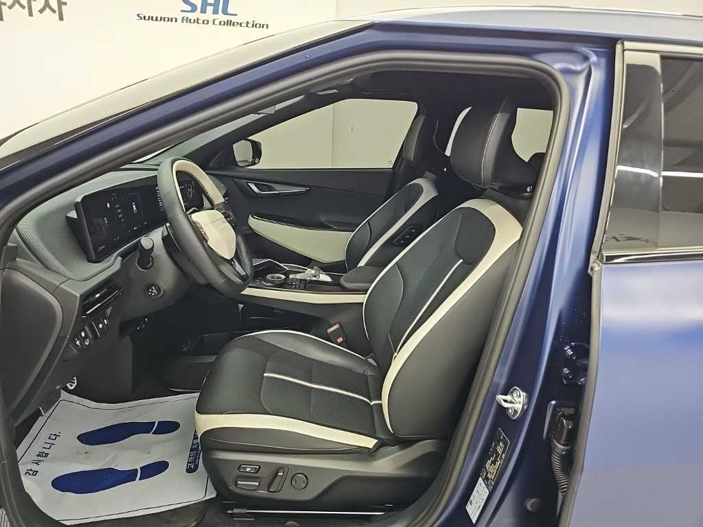 Kia EV6 — photo 11