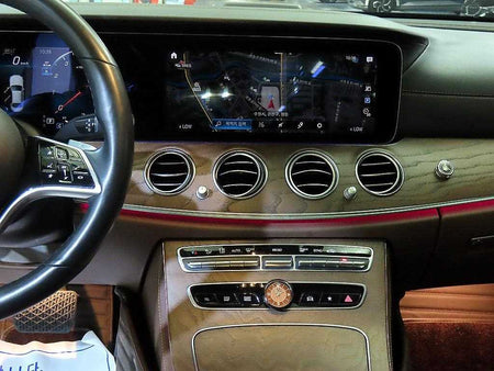 Mercedes-Benz E-Class — photo 11