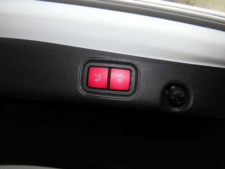 Mercedes-Benz E-Class — photo 16