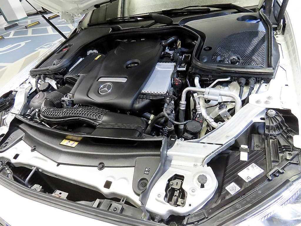 Mercedes-Benz E-Class — photo 19