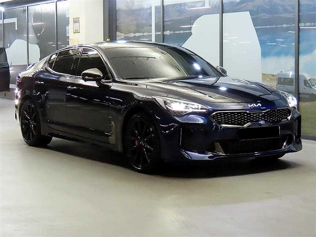 Kia Stinger — photo 01