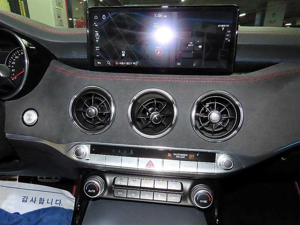 Kia Stinger — photo 11