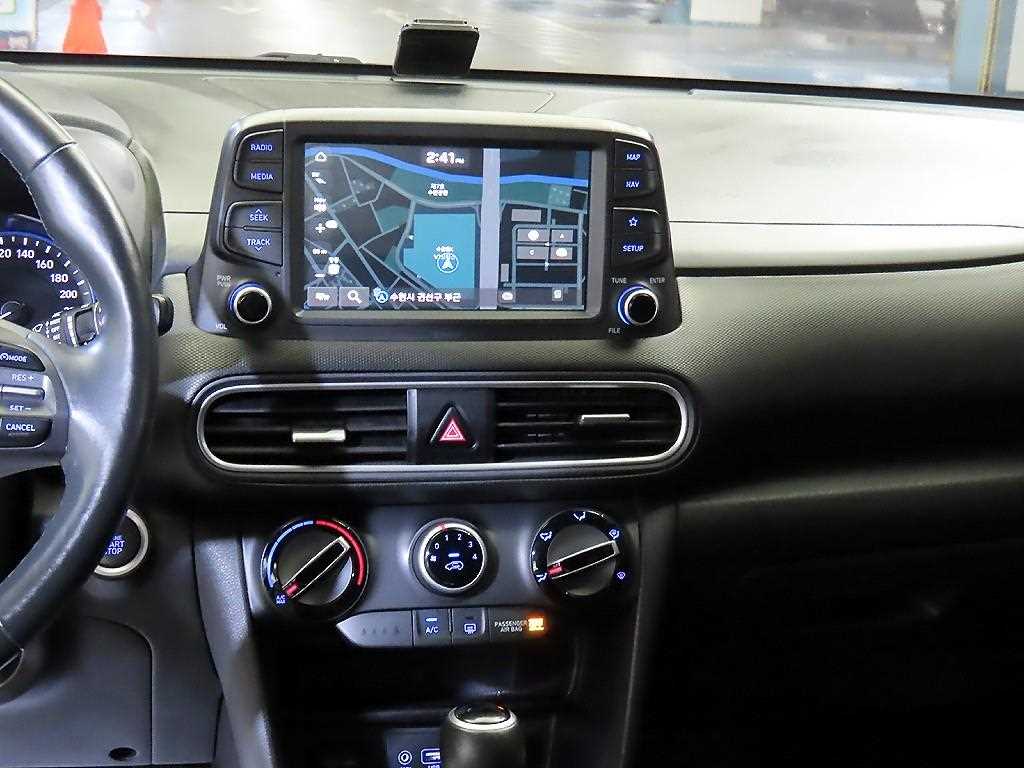 Hyundai Kona — photo 09