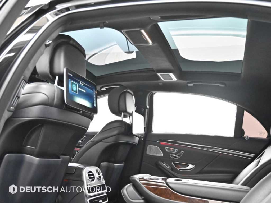 Mercedes-Benz S-Class — photo 18