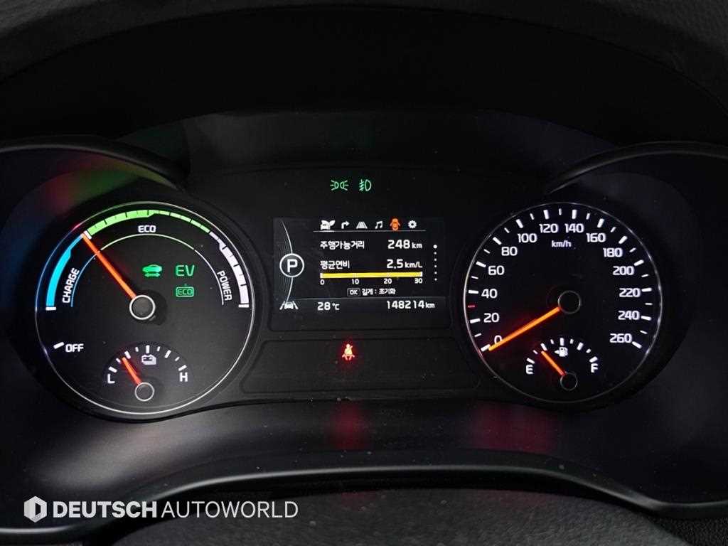 Kia K5 — photo 07