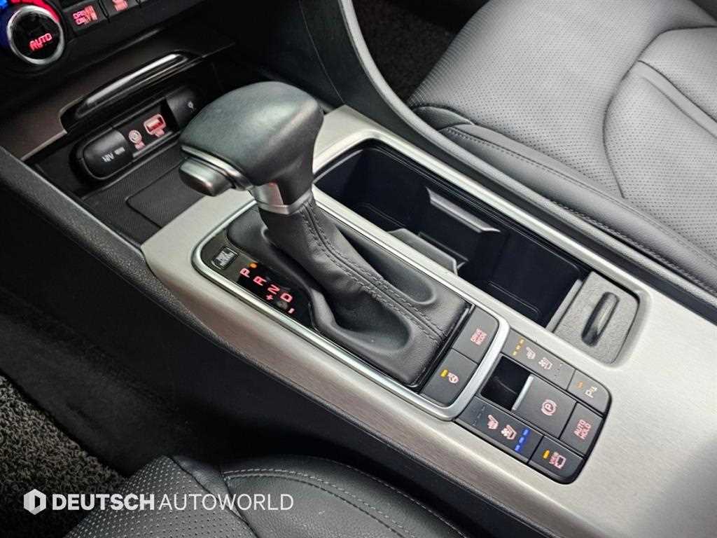 Kia K5 — photo 08