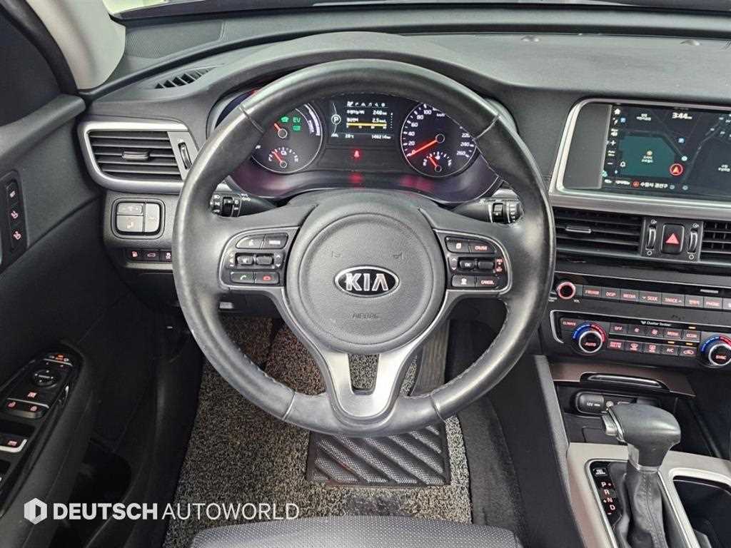 Kia K5 — photo 12