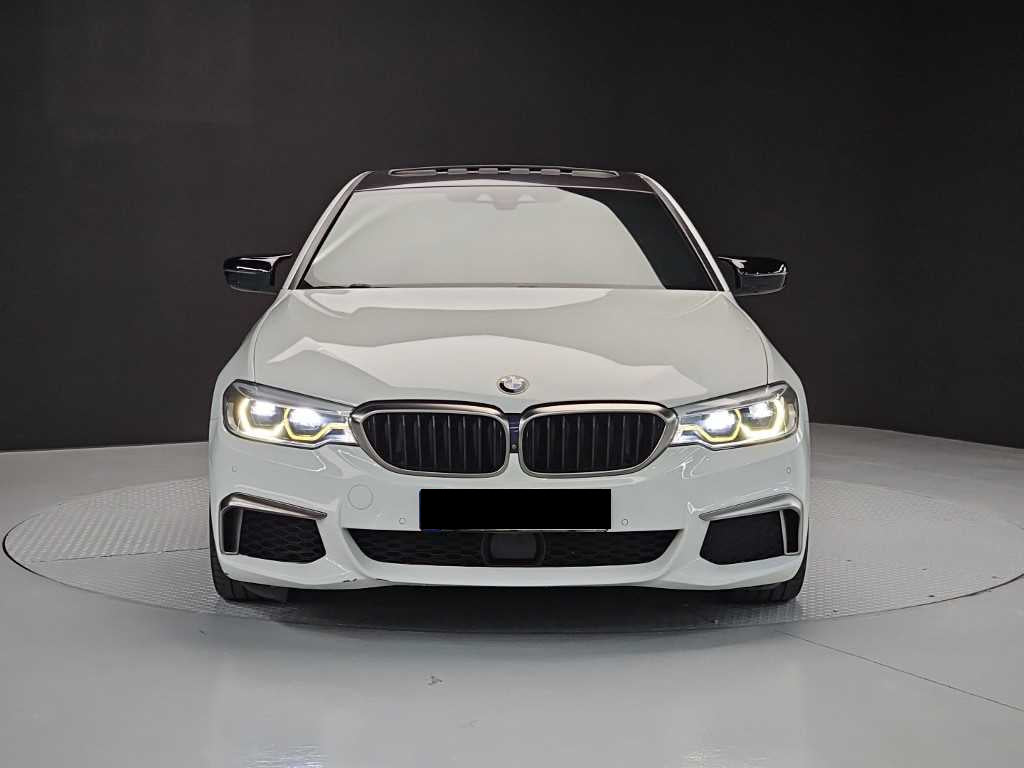 BMW 5-Series — photo 02