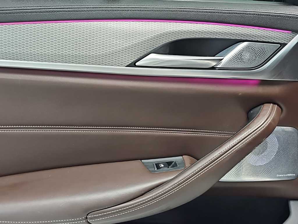 BMW 5-Series — photo 12