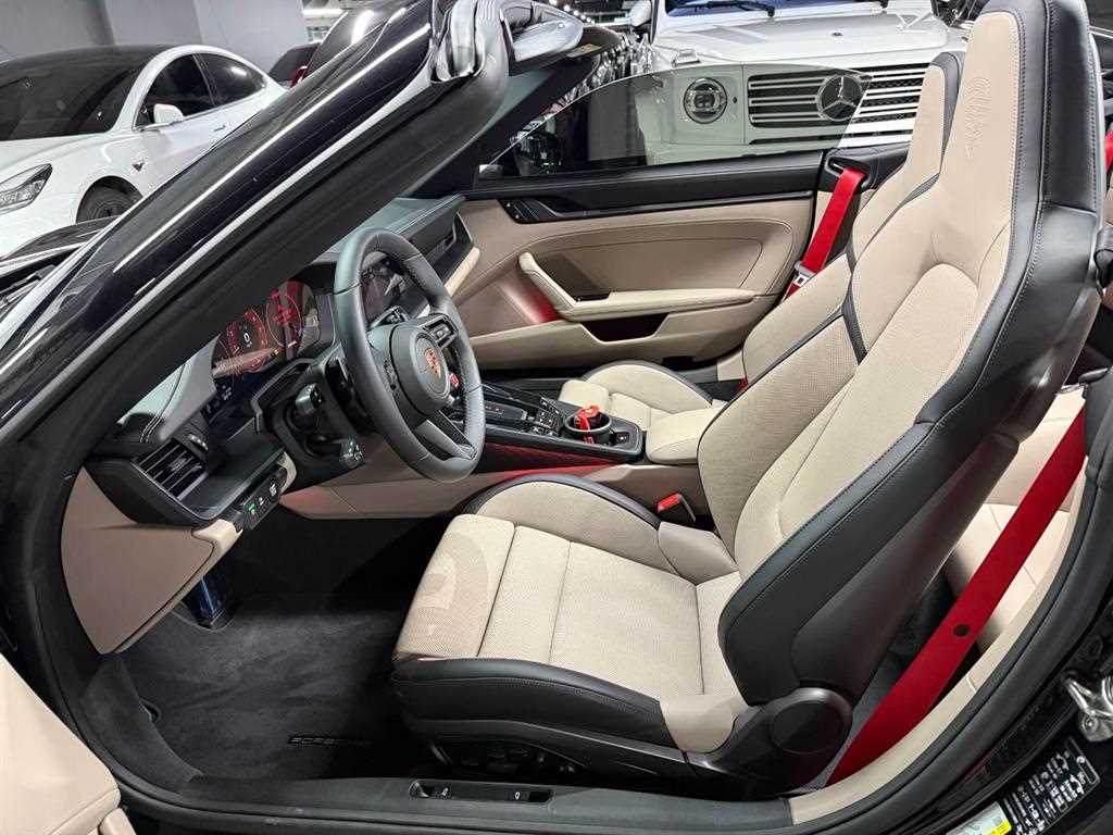 Porsche 911 — photo 10