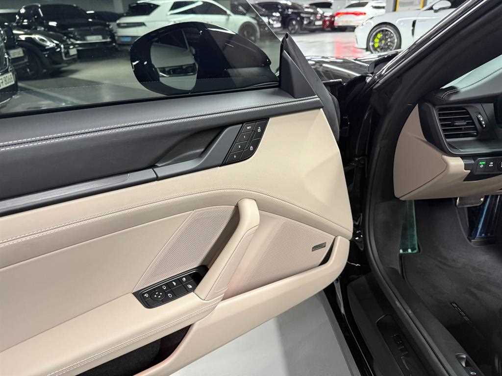 Porsche 911 — photo 13