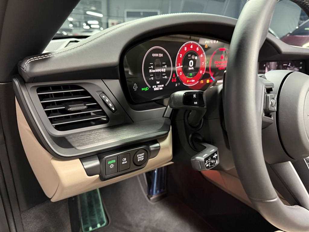 Porsche 911 — photo 14