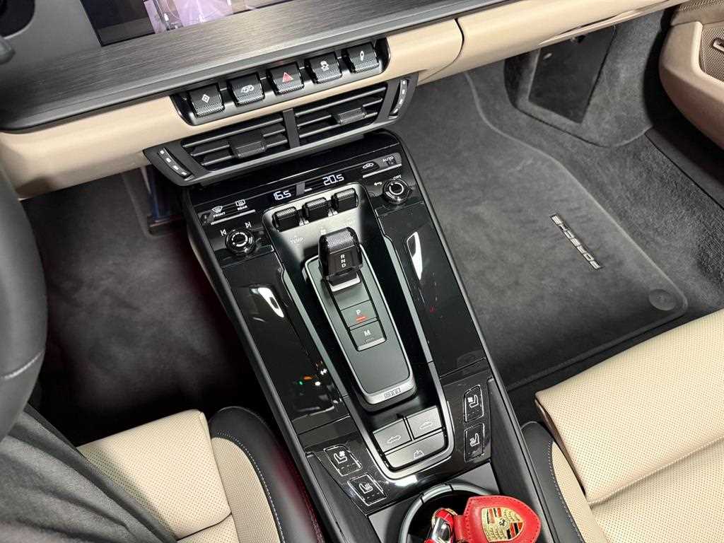 Porsche 911 — photo 16