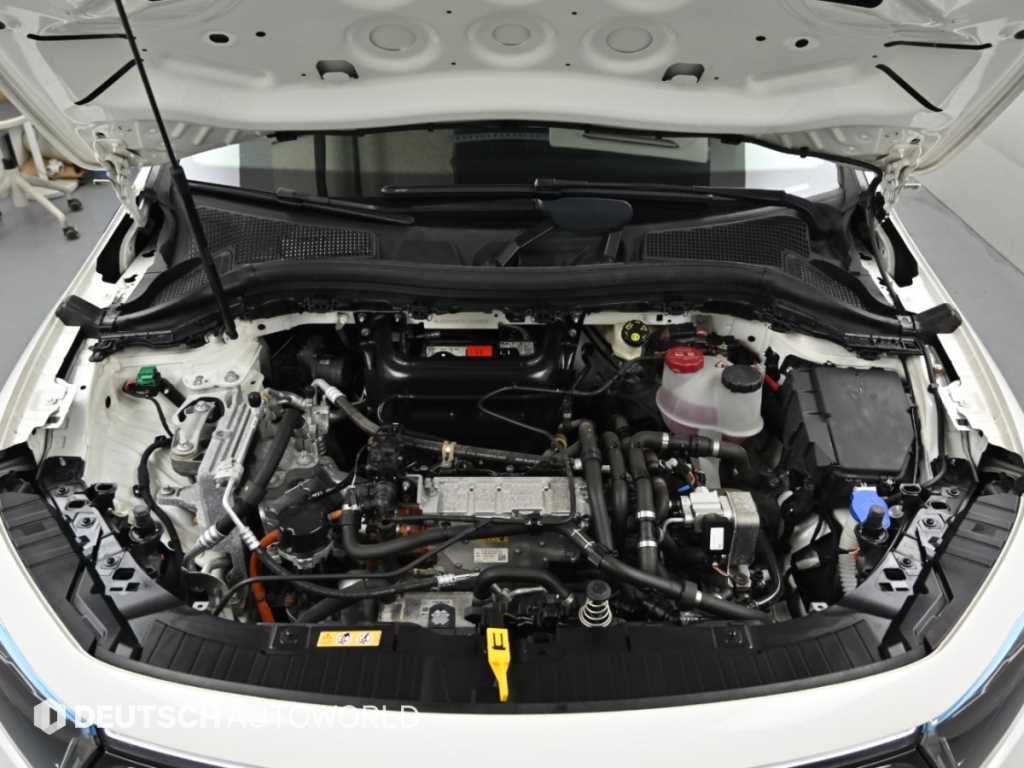 Mercedes-Benz EQA — photo 06