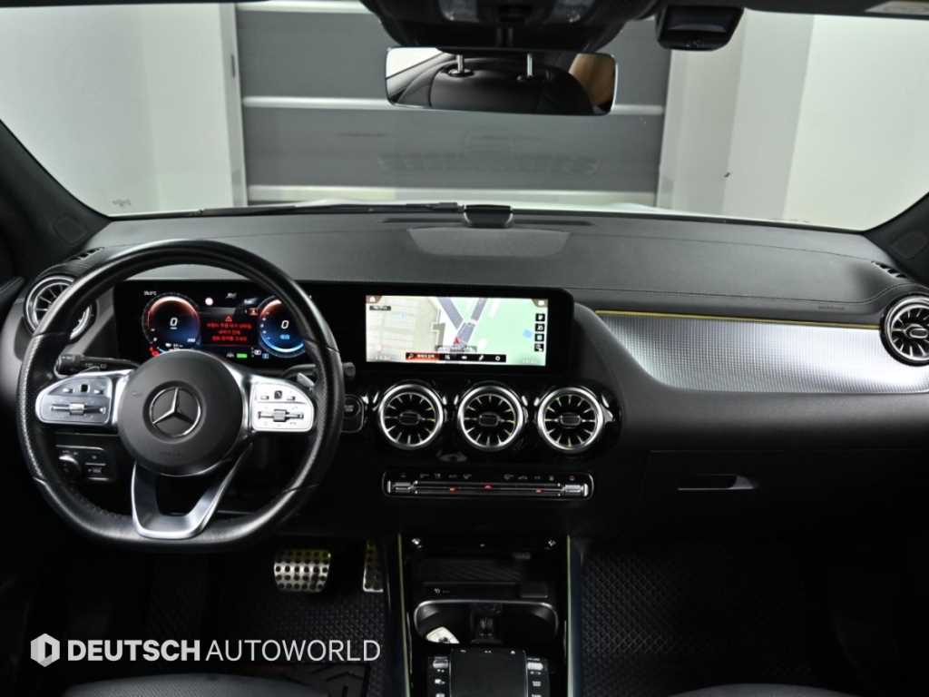 Mercedes-Benz EQA — photo 07
