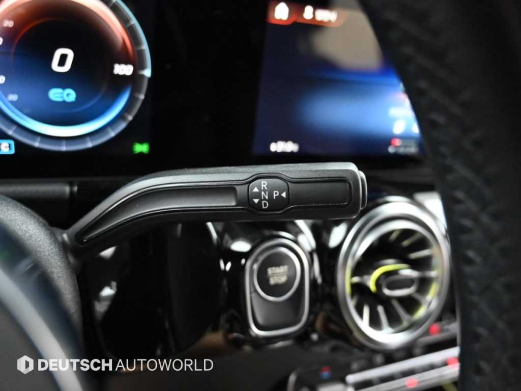 Mercedes-Benz EQA — photo 09