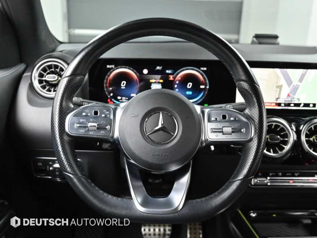 Mercedes-Benz EQA — photo 13