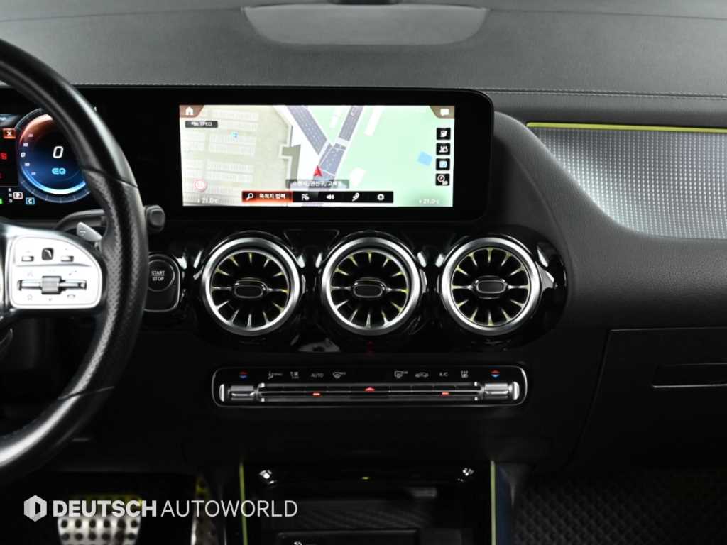 Mercedes-Benz EQA — photo 14