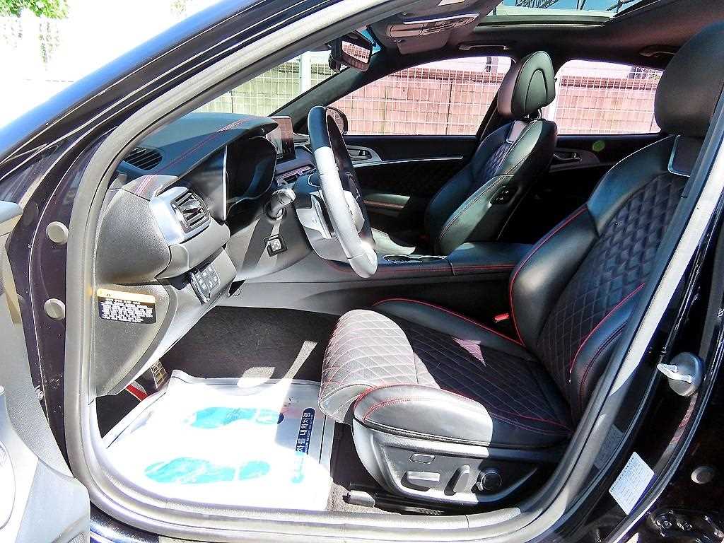 Genesis G70 — photo 05