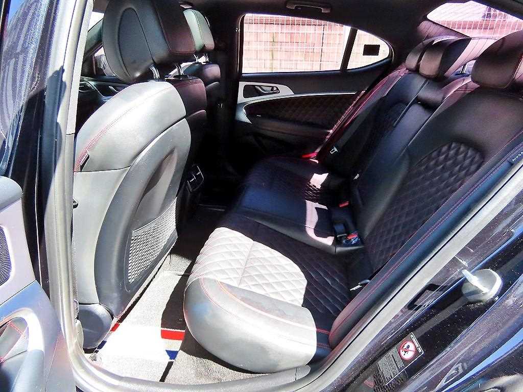 Genesis G70 — photo 06