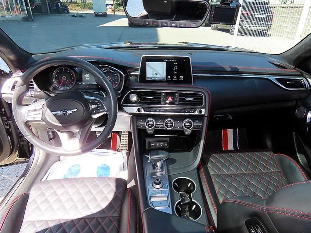 Genesis G70 — photo 07