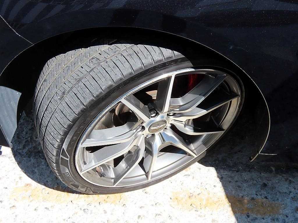 Genesis G70 — photo 20