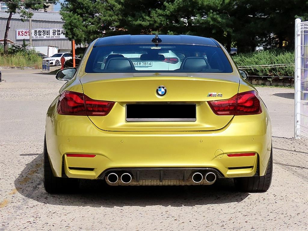 BMW M4 — photo 04