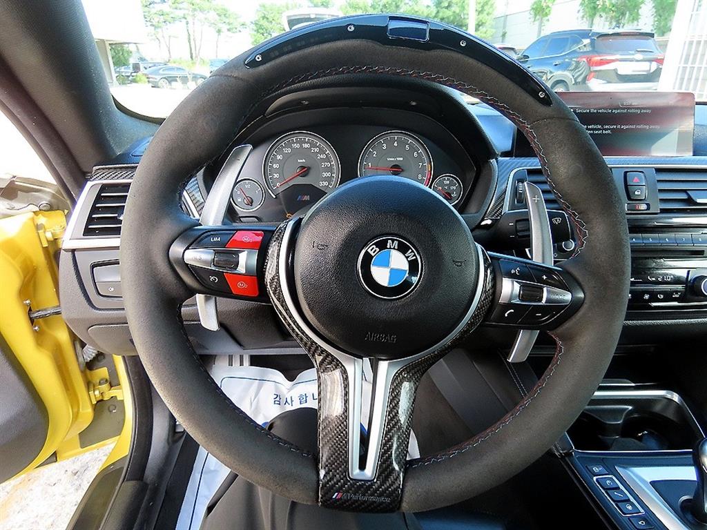 BMW M4 — photo 08