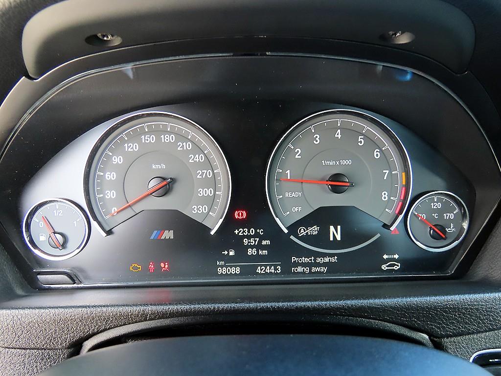 BMW M4 — photo 09