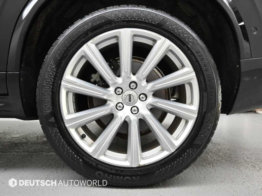Volvo XC90 — photo 05
