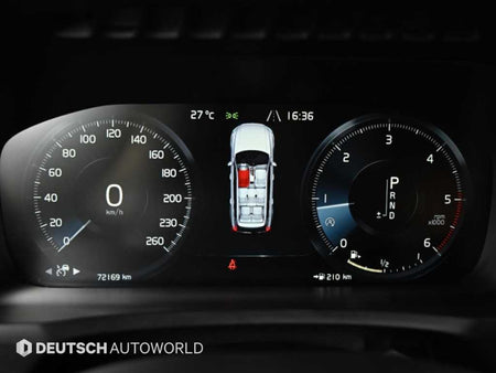 Volvo XC90 — photo 08