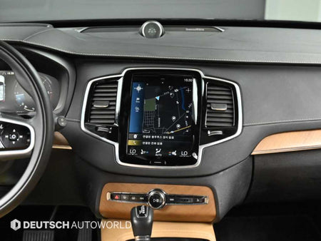 Volvo XC90 — photo 14