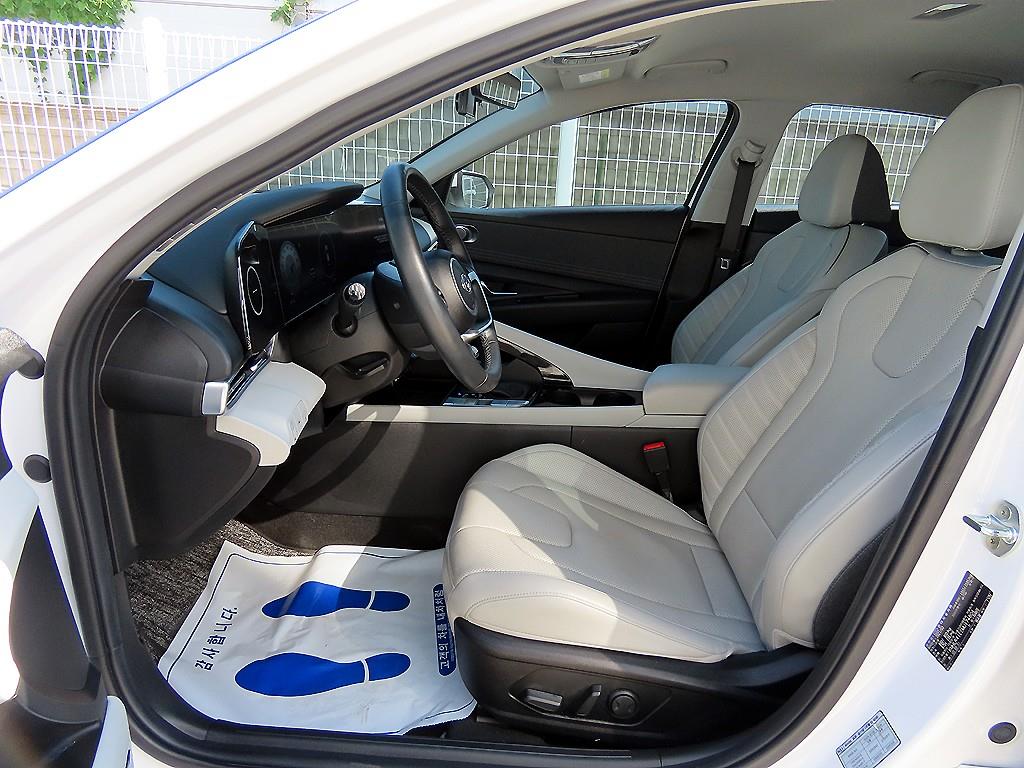 Hyundai Avante — photo 05