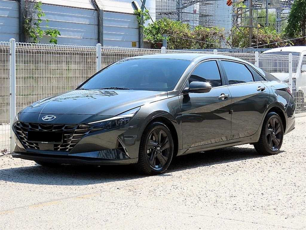 Hyundai Avante — photo 02