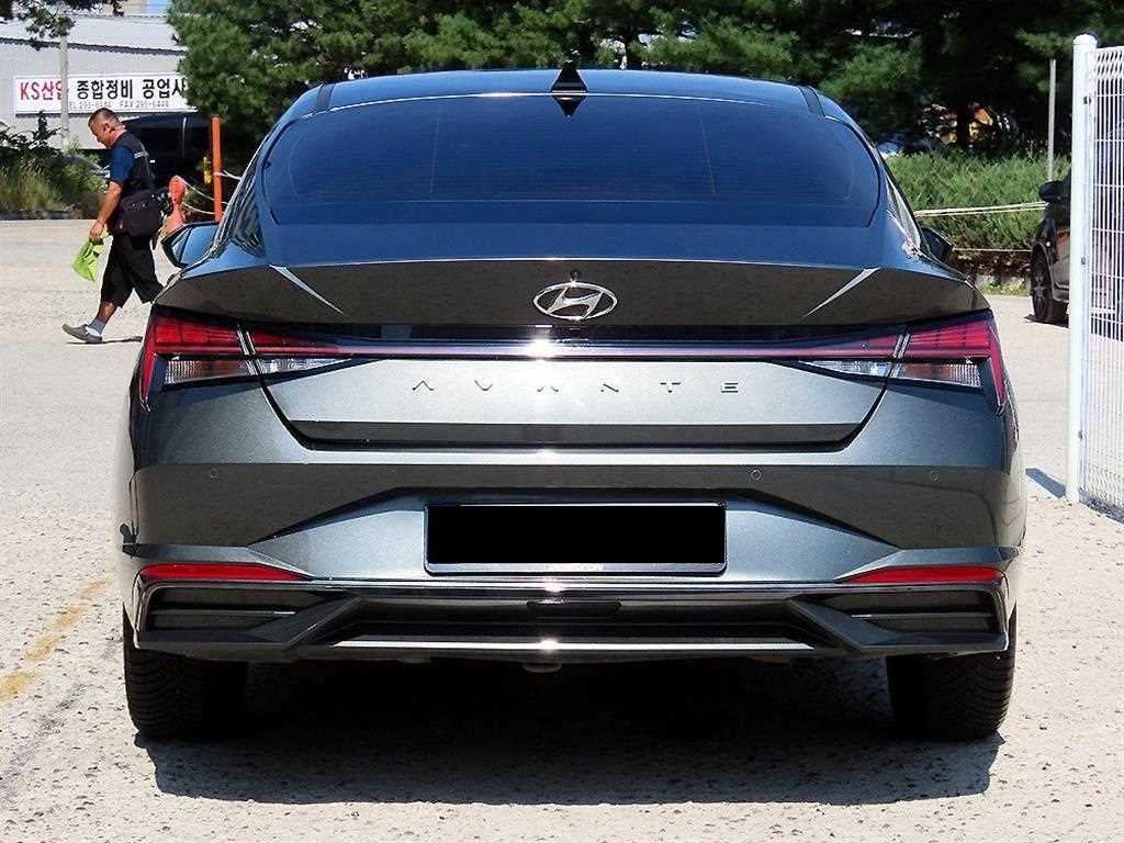 Hyundai Avante — photo 04