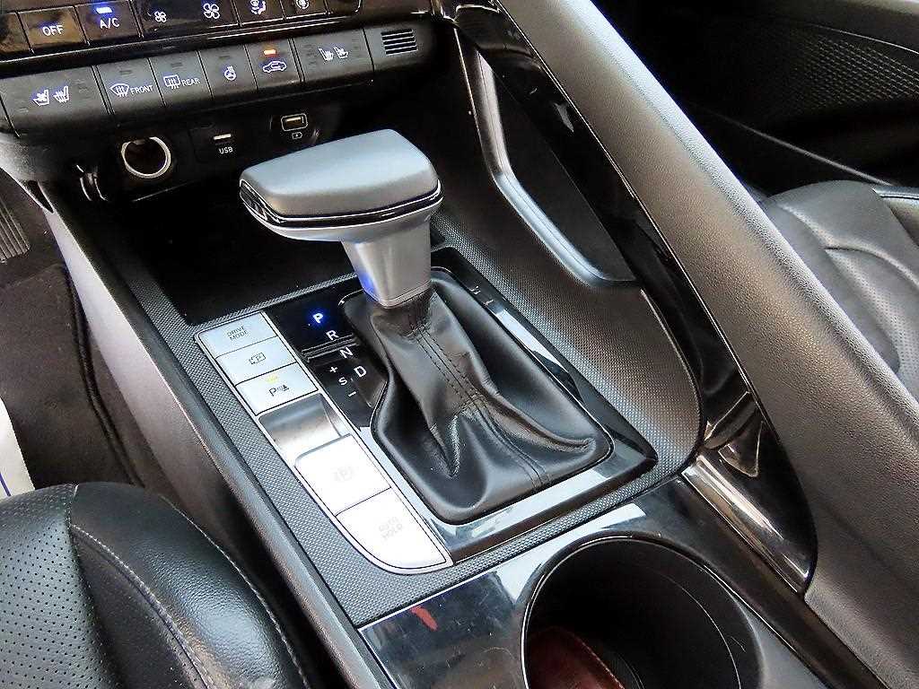 Hyundai Avante — photo 10