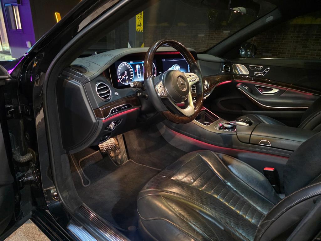 Mercedes-Benz S-Class — photo 10