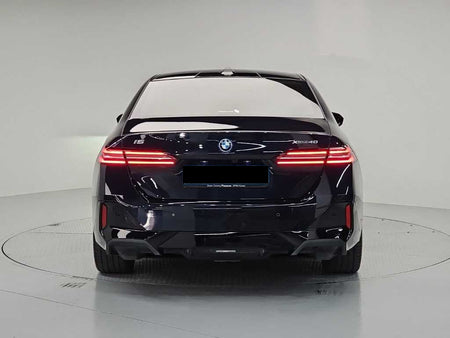 BMW i5 — photo 03