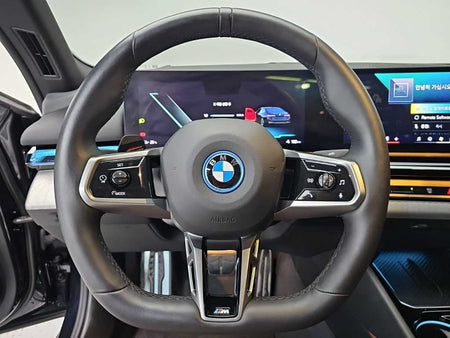 BMW i5 — photo 09