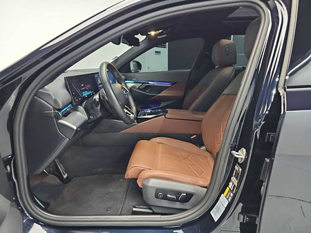 BMW i5 — photo 11