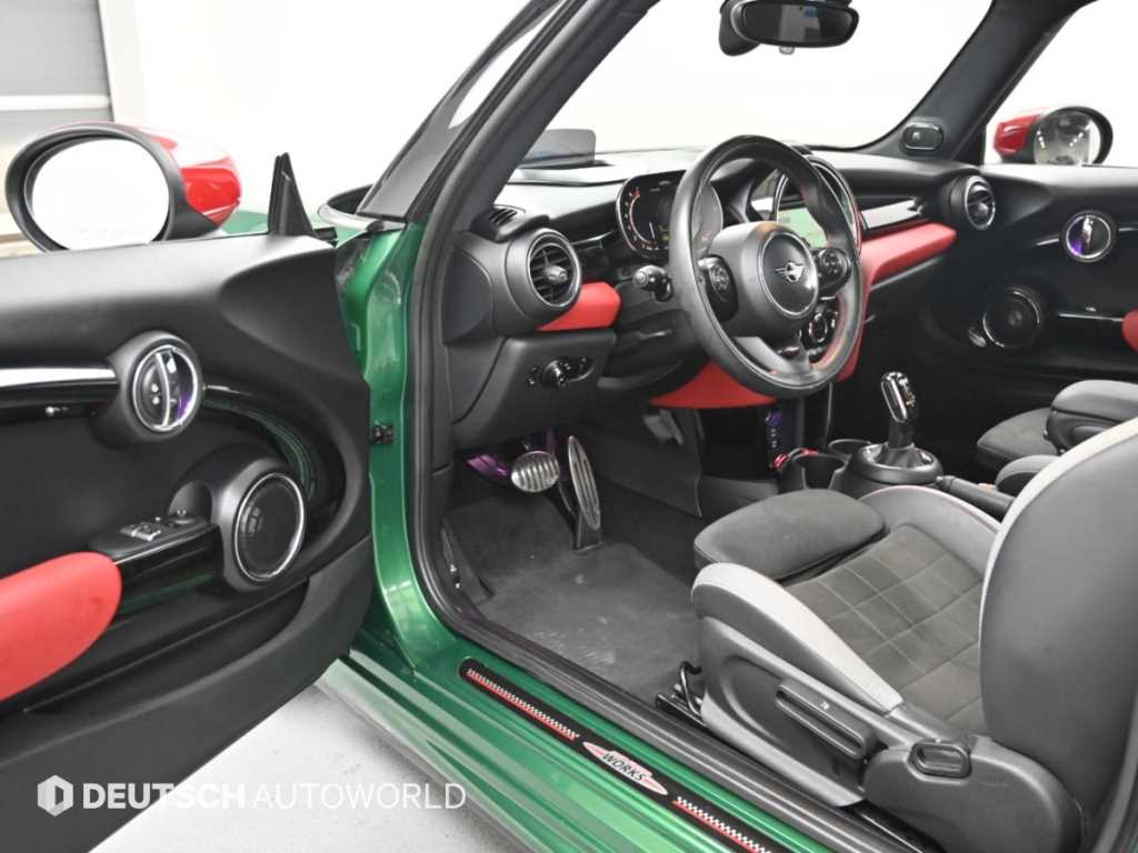 Mini Cooper — photo 11